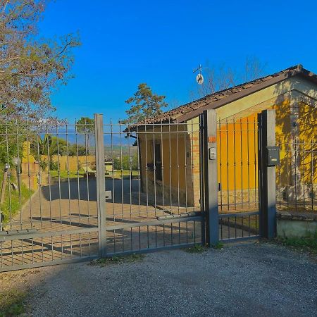 Casolare Del Maestrale - M&M Holiday House Perugia Bagian luar foto