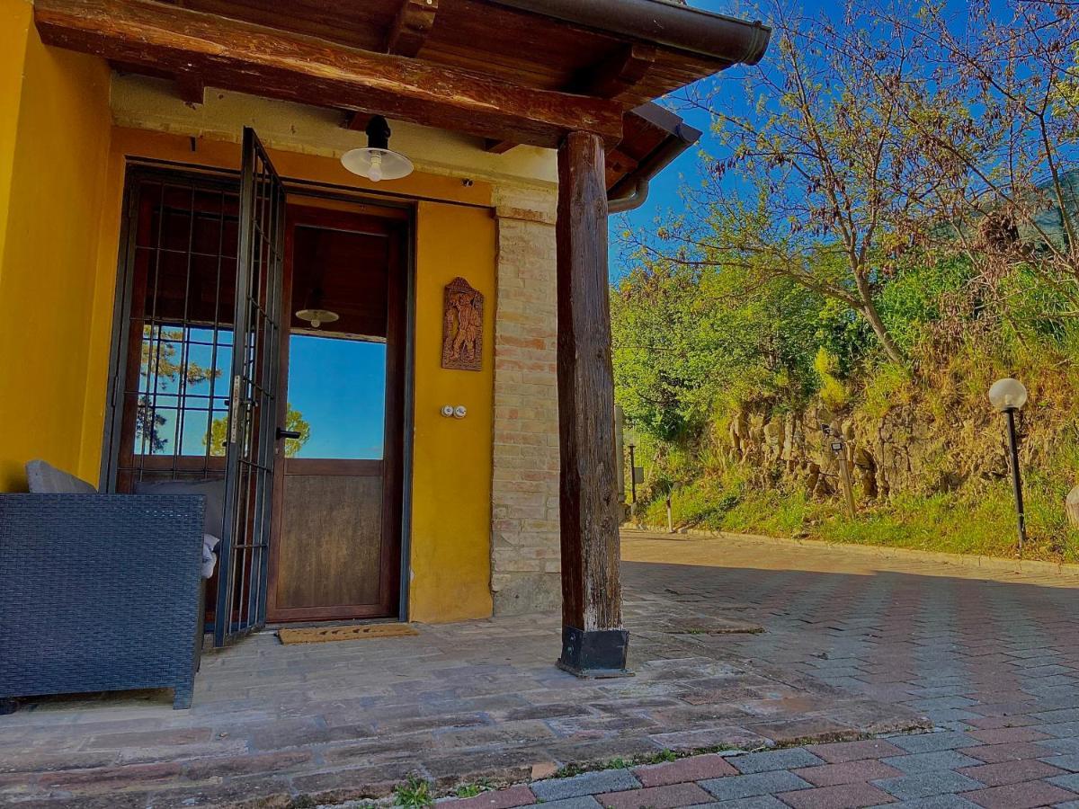 Casolare Del Maestrale - M&M Holiday House Perugia Bagian luar foto
